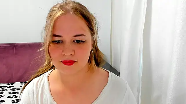 AlicePopsy stripchat live cam model