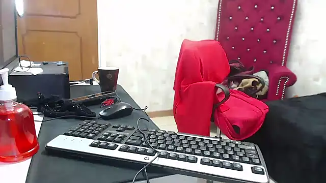 SelinaRussell stripchat live cam model