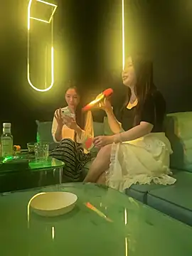 xiaoyan-888 stripchat live cam model