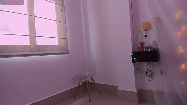 tiny_isawii stripchat live cam model
