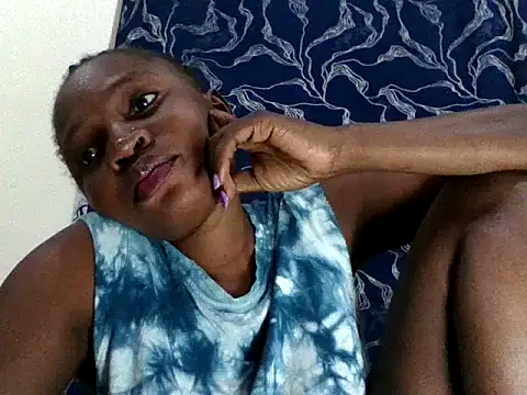 Sweetprettygl stripchat live cam model