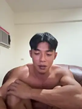 Yooo17 stripchat live cam model