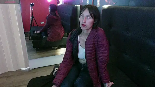 Sofia1_911 stripchat live cam model