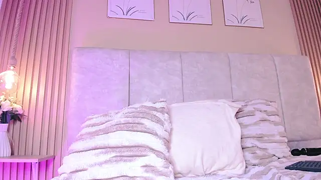 cherlynnn stripchat live cam model