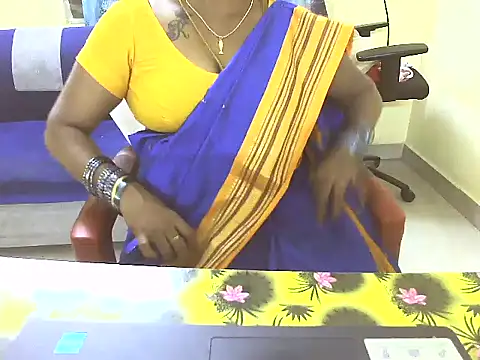 Tamilsriyazhini stripchat live cam model