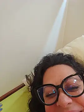 Itsmya stripchat live cam model