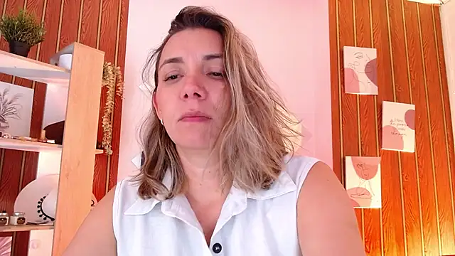 milfsecret69 stripchat live cam model
