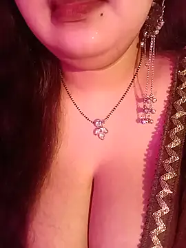Suhanakhan04 stripchat live cam model