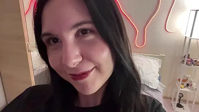 MyraLitterers stripchat live cam model