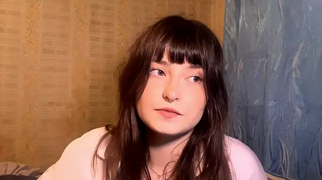 MedaFrerich stripchat live cam model