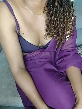Tamilpallavi stripchat live cam model
