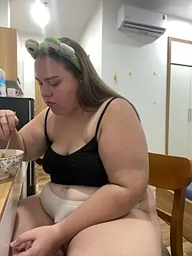 Comprom1se stripchat live cam model