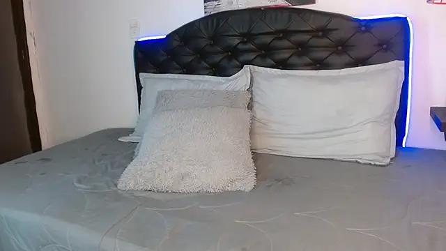 Mylu_xx stripchat live cam model