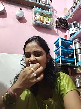 Cut_ragni stripchat live cam model