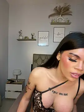 DanikaLovve stripchat live cam model