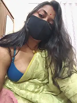CrispyBHABHI stripchat live cam model