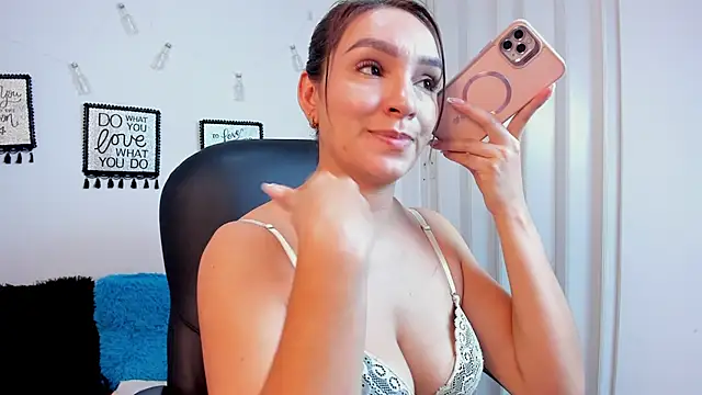 miataylorr1 stripchat live cam model