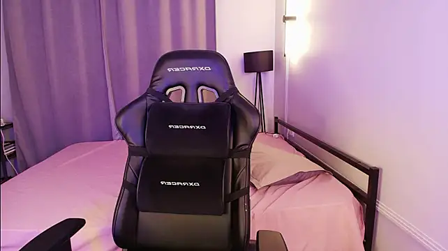 frozensakura stripchat live cam model