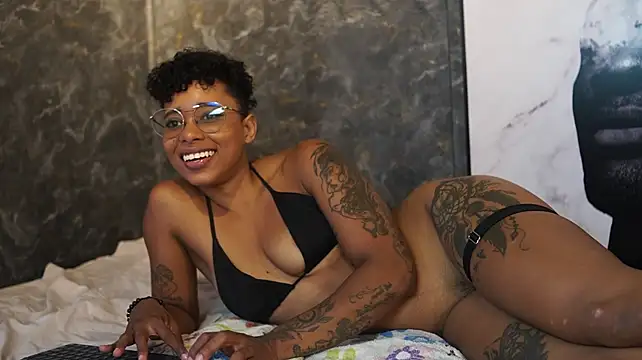kelly_thomson stripchat live cam model