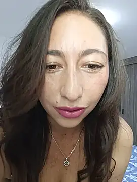 LunaMaren stripchat live cam model