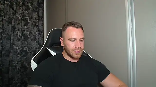 Thori92 stripchat live cam model