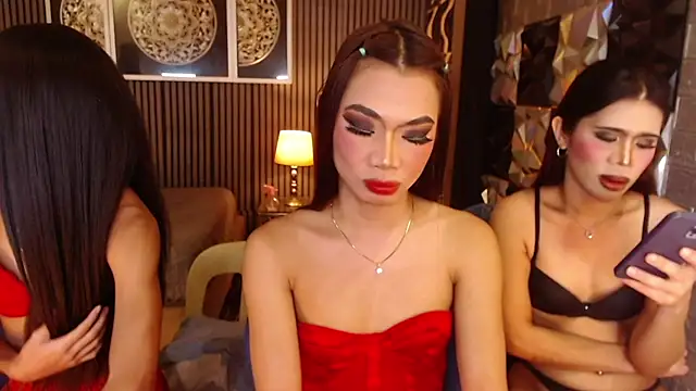 AudreyMilesTrans stripchat live cam model