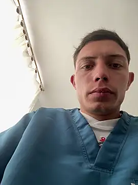 santiObrero stripchat live cam model