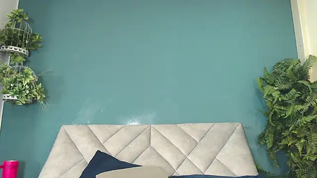 EmmaBellini stripchat live cam model