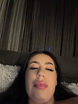 Andrestarr stripchat live cam model