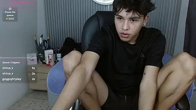 StiwenTwink stripchat live cam model