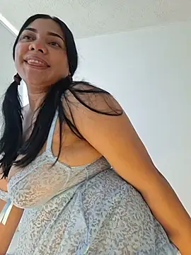 isabelateran stripchat live cam model