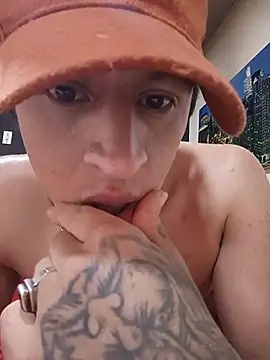 Valentino_DominusDirty stripchat live cam model