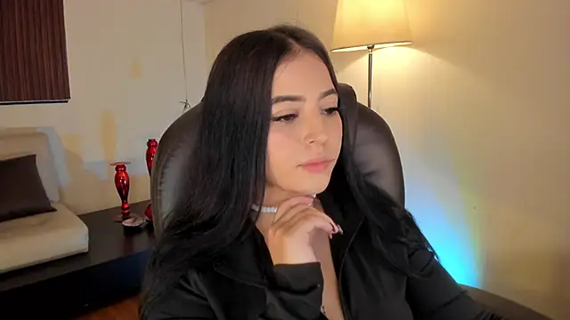 Maaiitee stripchat live cam model