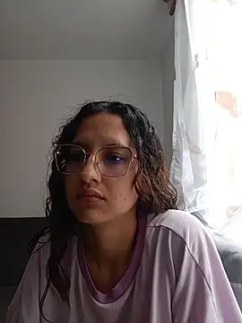 JustVeroo_ stripchat live cam model