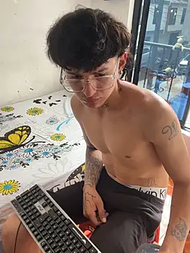 Ebebyjuan stripchat live cam model