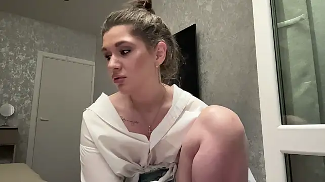 AmmieMinish stripchat live cam model