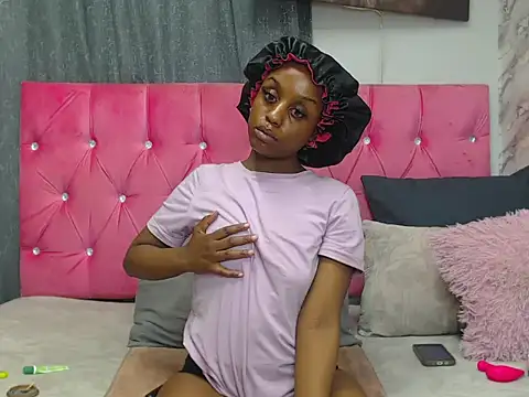 queen-chocolatexxx stripchat live cam model