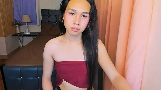 Almira_Hilson stripchat live cam model
