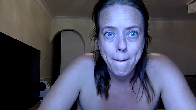 ElizabethArden42- stripchat live cam model