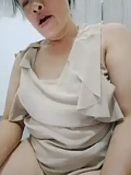 RieiBaby stripchat live cam model