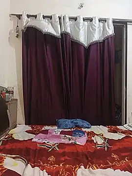 MEERAcle stripchat live cam model