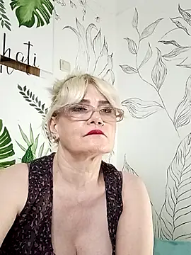 Catty_Lady stripchat live cam model