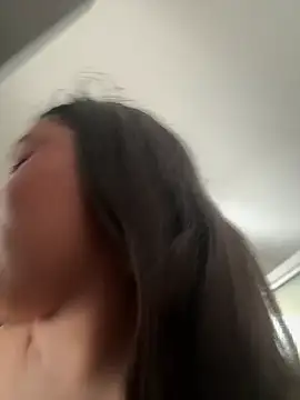 JessiBannkss stripchat live cam model