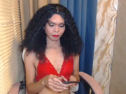 Serenamarqueza stripchat live cam model