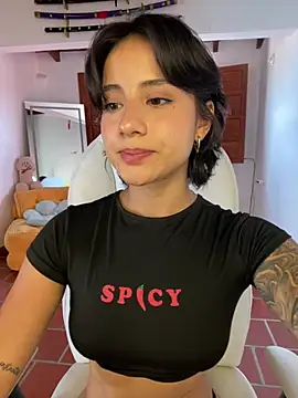 Ale_Lewis stripchat live cam model