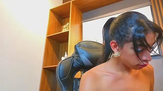 Alahia_Rodriguez stripchat live cam model