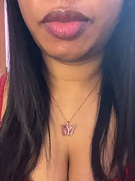 Tamil_Maaya stripchat live cam model