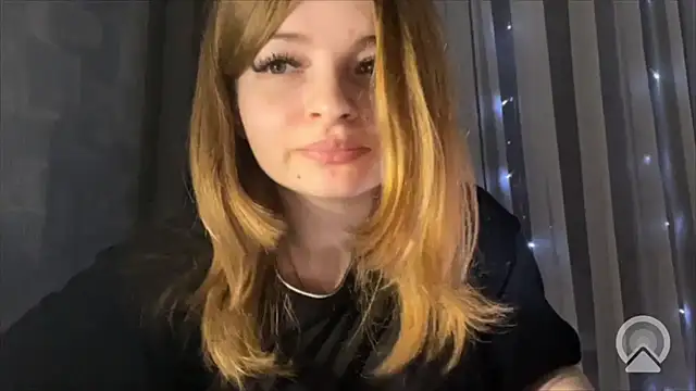 Elirya stripchat live cam model