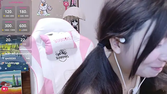 Qiqiiii-05 stripchat live cam model