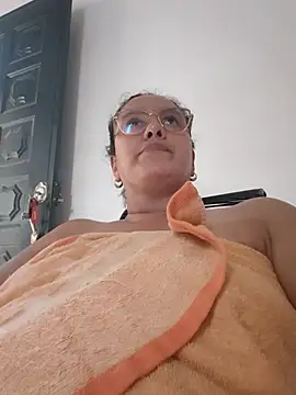 Samm50 stripchat live cam model